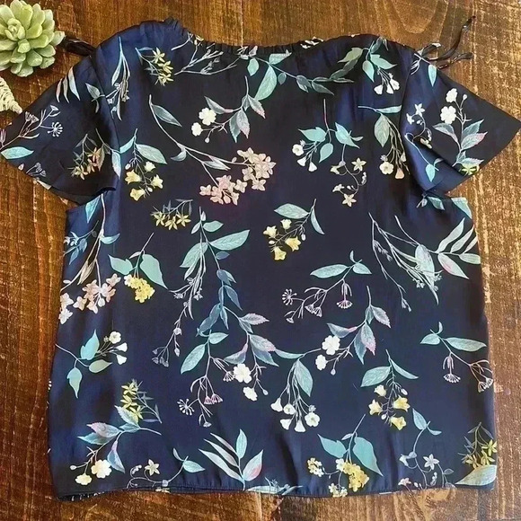 Banana Republic | SOFT SATIN FLUTTER-SLEEVE TOP - Picture 7 of 7